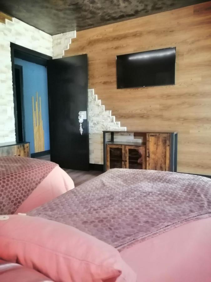 Lapausedegout Piscine Chambres Climatisees Jacuzzi Terrasse Lachapelle-Auzac Buitenkant foto